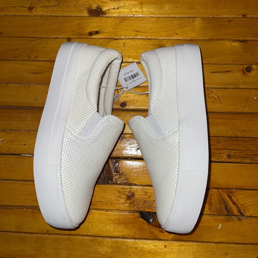 NWT AE Platform slip on sneakers